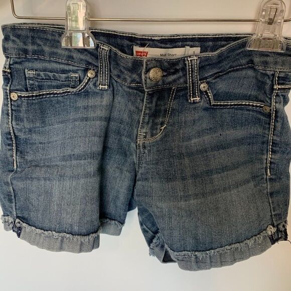 Levi's Midi Jean Short - Picture 1 of 5